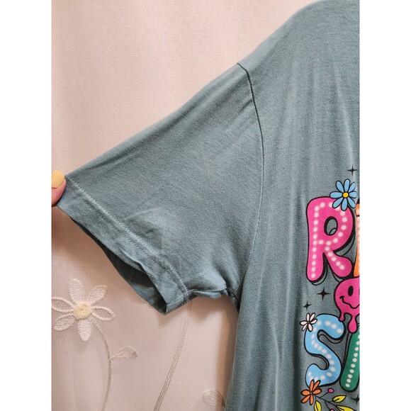 Love In Faith Womens Medium Green T-Shirt Floral Inspirational Quote Joy Love - Picture 3 of 13